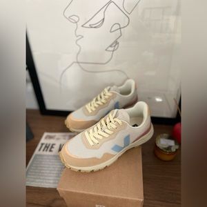 NIB Veja x ba&sh Size 38 (US 7)